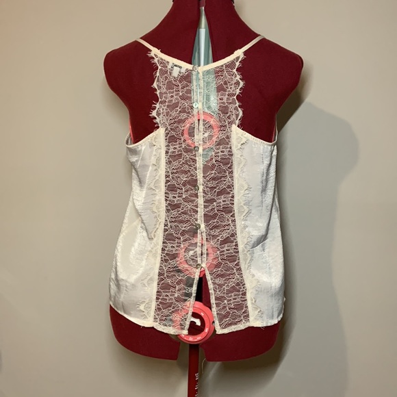 White tank top - Picture 2 of 3